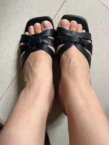 Stylish Black Block Heel Sandals