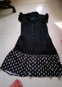 Chic Black &amp; White Printed Midi Dress