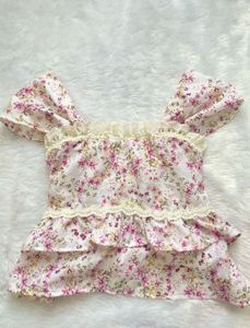 Floral Ruffle summer top 🌸