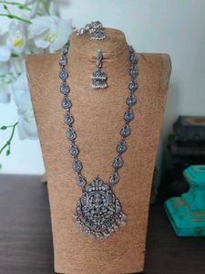 Brass silverlookalike Necklace Set