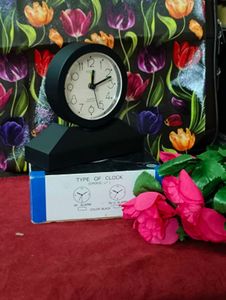Vintage Abstract Art Quartz Clock
