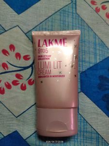 Lakme 9 to 5 Lumi Lit Cream