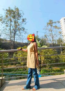Stylish Sleeveless Cream Kurta