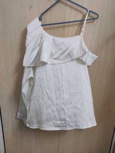 Chic One-Shoulder Ruffle Top