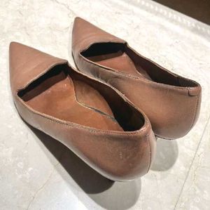 Elegant Brown Leather Pumps