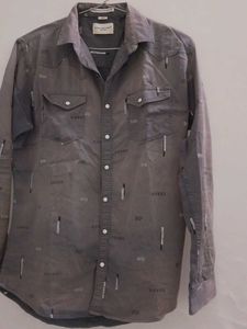 Stylish Men's Button-Down Shirt
