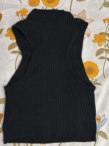 Ribbed Mock Neck Sleeveless Top