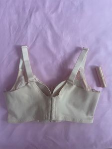Elegant Lace Front-Closure Bra