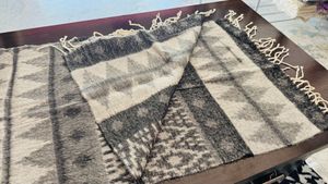 Stylish Gray &amp; White Scarf