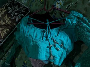 Emerald Green Lace Sleeve Blouse✨