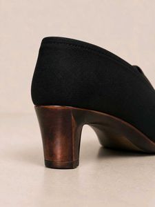 Chic Black Heels with Bow Accent