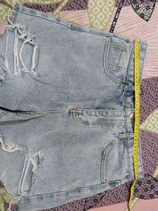 Stunning Urbanic Shorts - M size