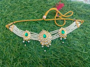Exquisite Pearl &amp; Emerald Choker Necklace