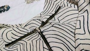 Zebra Ripple crop Jacket ✨