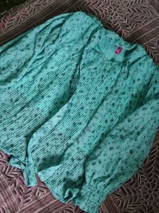 Chic Teal Floral Pleated top 🐬✨