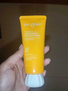 DOT & KEY Vitamin C+E Super Bright Gel Face Wash