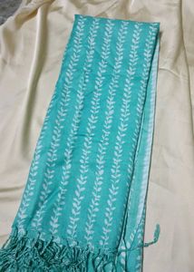 📍 Offer Leaf Print Scarf