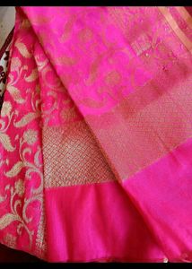Vibrant Pink Banarasi Silk duppatta