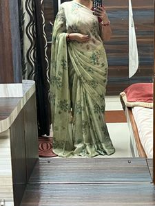 Elegant Floral green Print Saree