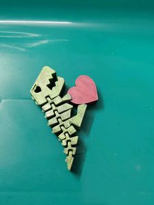 3D Printed Dinosaur with Heart
