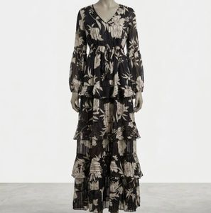 Chic Floral Tiered Maxi Dress