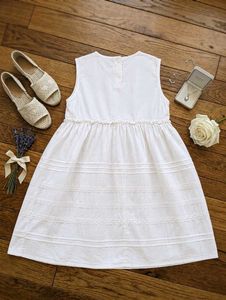 Chic White Sleeveless Summer Dress