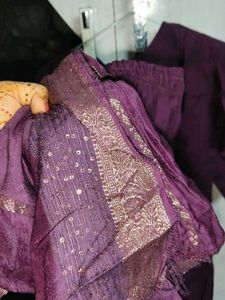 Beautiful kurta set in discount offer