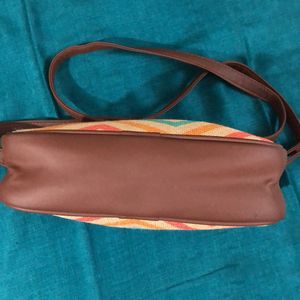Chic Crossbody Bag with Zigzag Pattern ✨