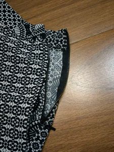 Patterned Short Style Skirt