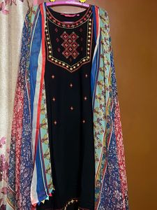 Embroidered Black Kurta & Dupatta