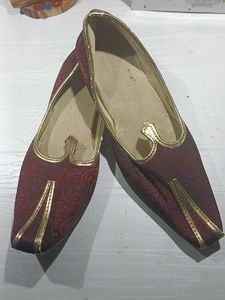 Men's Ethnic Maroon Jutti Shoes
