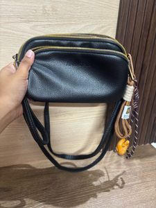 🇹🇭 Chic Black Leather Crossbody Bag