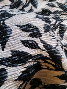 Botanical Print Pleated Scarf