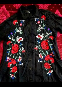 ♥️✨Floral Elegance Embroidered Black Top