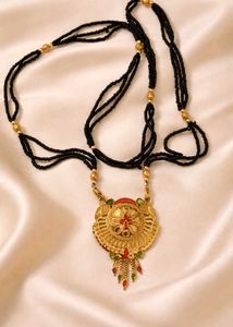 Exquisite Gold Mangalasutra Set