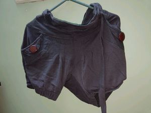 Beautiful Shorts Free Size And Scarf