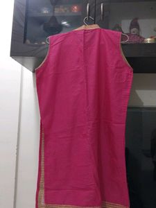 Pink Colored Sleevless Jacket