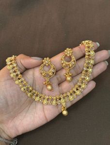 Elegant Gold Necklace and Earring Set
