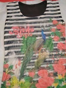 Bundle of 4 Girl's T-Shirts&amp; denim capri
