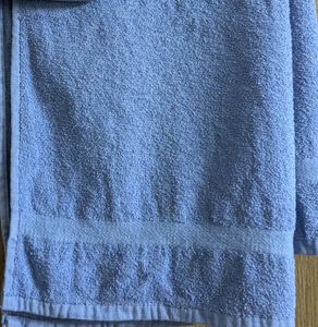 Never Used Towel Set Of 2 ( Cobalt Blue)