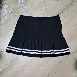 H&M Pleated Skirt with Stripes