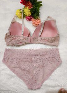 Lace Bra and Panty Set