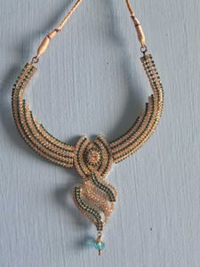 Blue And White Stone Elegant Neckpiece