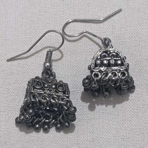 4 Earrings
