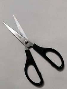 SAYA SCISSORS 16 CM (Medium)