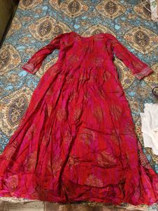 Beautiful Red &amp; White Kurta Set