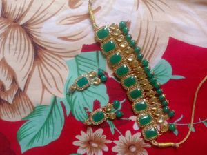 Stunning Emerald &amp; Gold Necklace Set