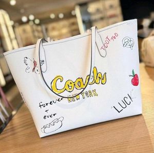Coach City tote bag wd sketch print* with bOX