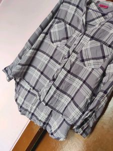Stylish Lavender Plaid Button-Up Shirt