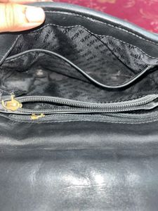Chic Black Quilted Crossbody Bag